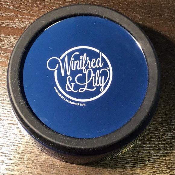 EUC Pet Food Bowl - Picture 2 of 4